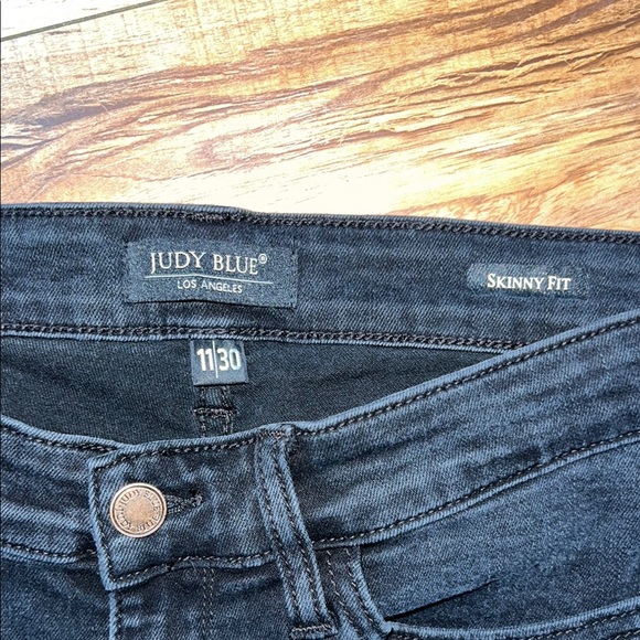 Judy Blue Black Skinny Jeans with Distressing Size 11/30 - Picture 10 of 13